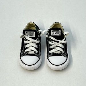 Converse Chuck Taylor Black And White Low Top Toddler Sneakers Size 8